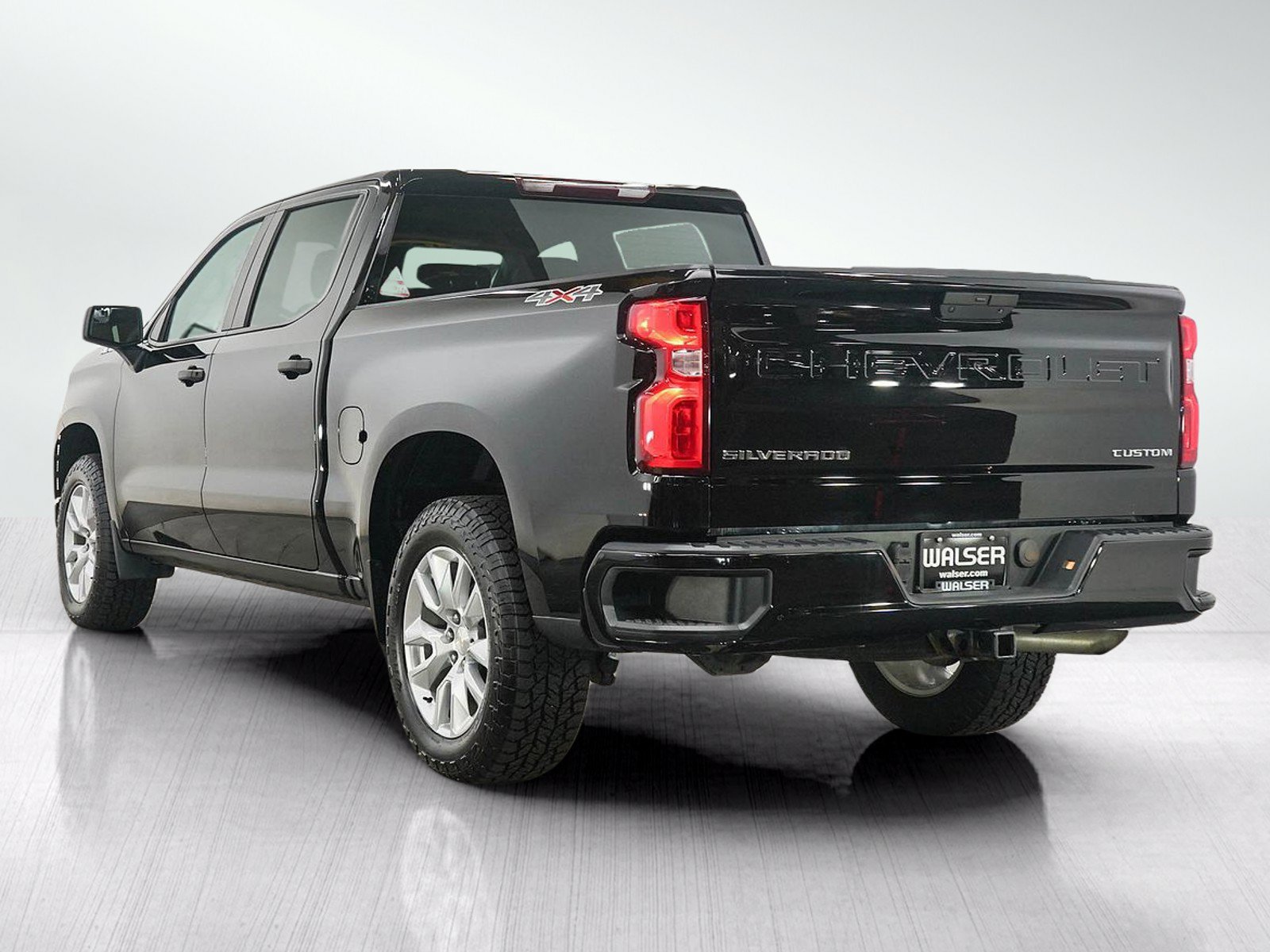 Used 2020 Chevrolet Silverado 1500 Custom w/ Custom Value Package AWD/4WD image 3
