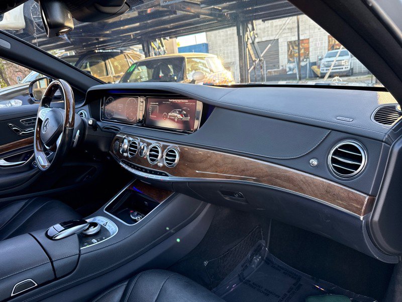 Used 2015 Mercedes-Benz S 550 4MATIC Sedan image 29