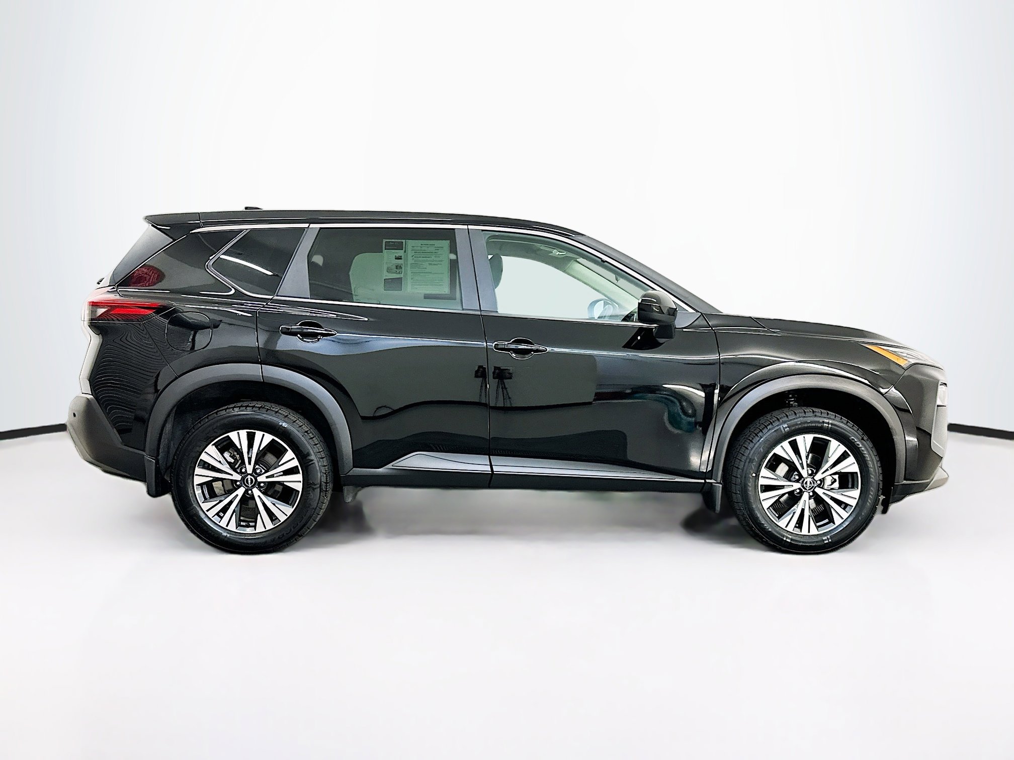 Used 2023 Nissan Rogue SV AWD/4WD image 10