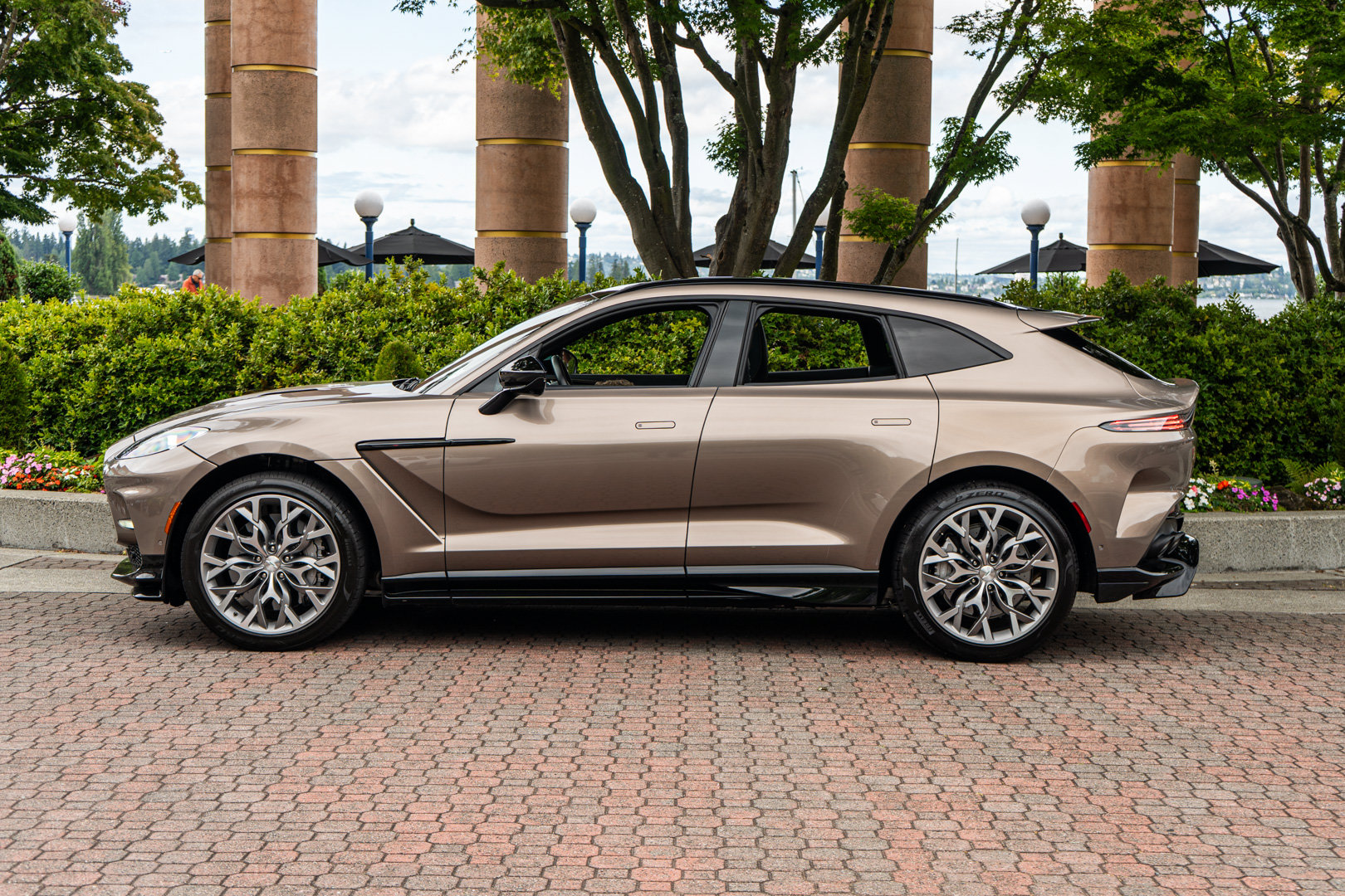 Used 2023 Aston Martin DBX 707 AWD/4WD image 37