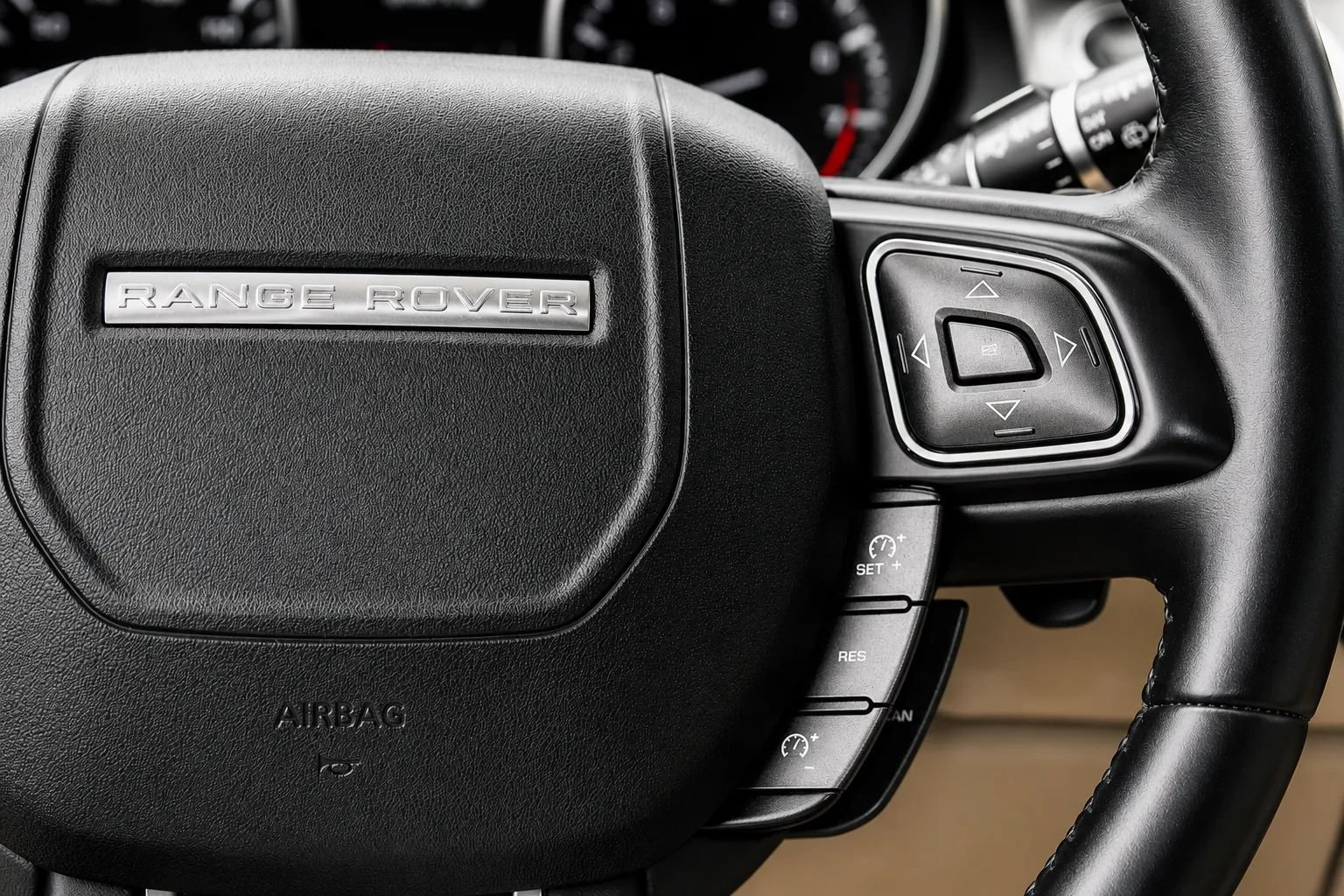 Used 2013 Land Rover Range Rover Evoque Pure Premium AWD/4WD image 13
