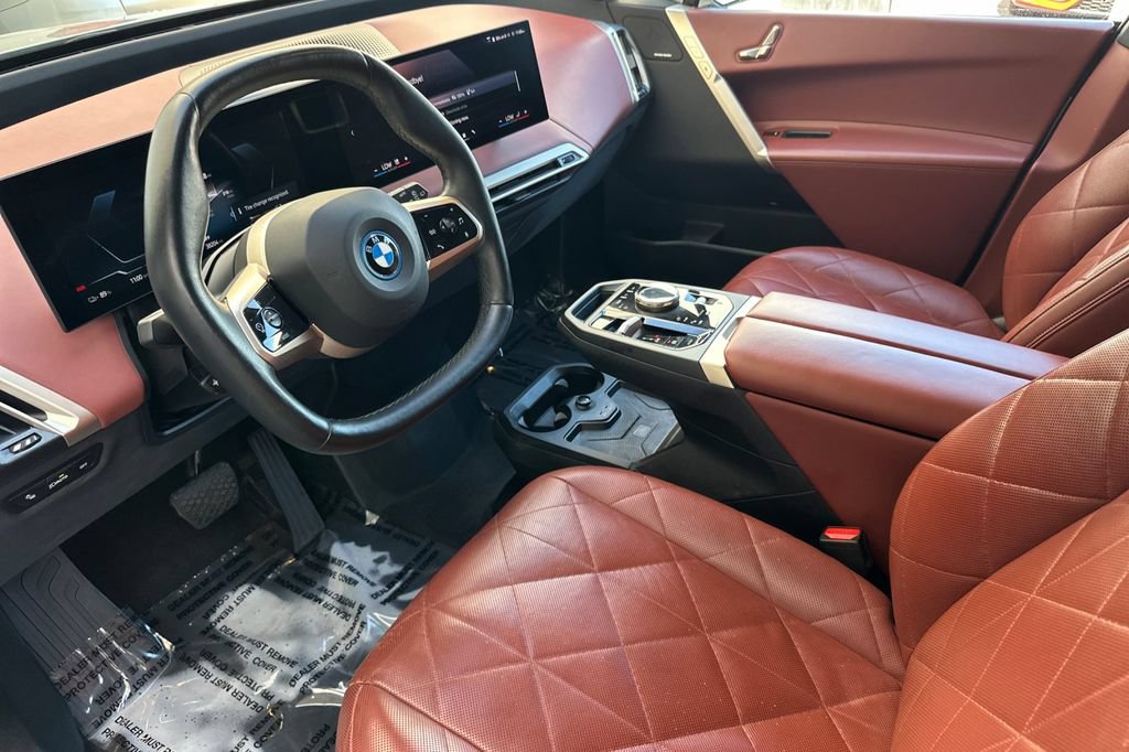 Used 2024 BMW iX xDrive50 w/ Sport Package AWD/4WD image 9