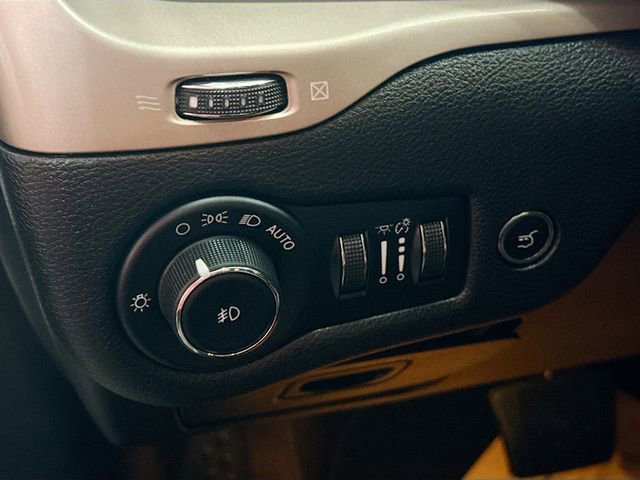 Used 2018 Jeep Cherokee Limited w/ High Altitude Package image 11