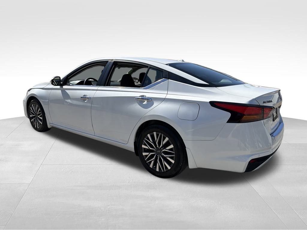 Certified 2023 Nissan Altima 2.5 SV image 5