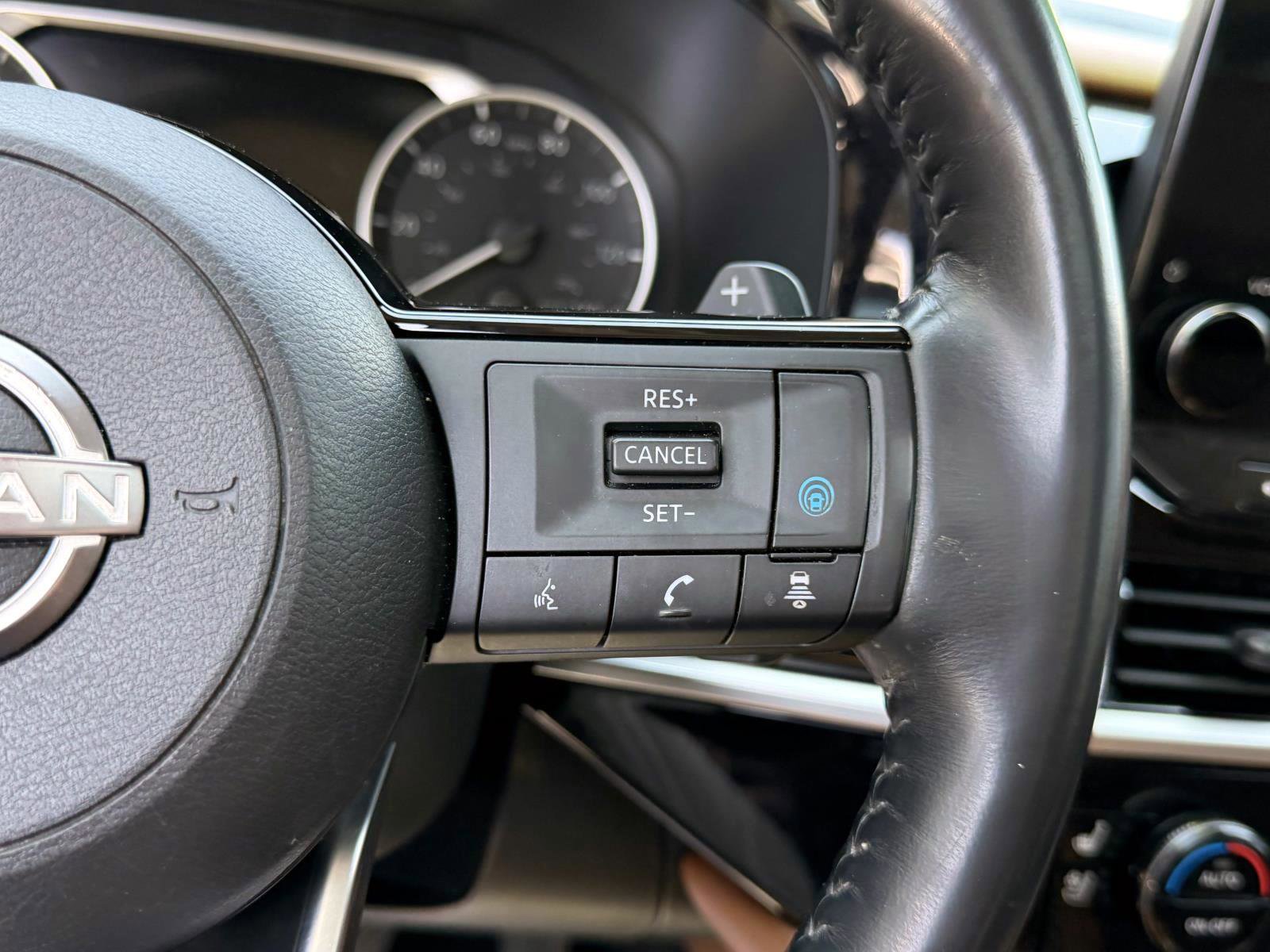 Used 2022 Nissan Pathfinder Platinum AWD/4WD image 22