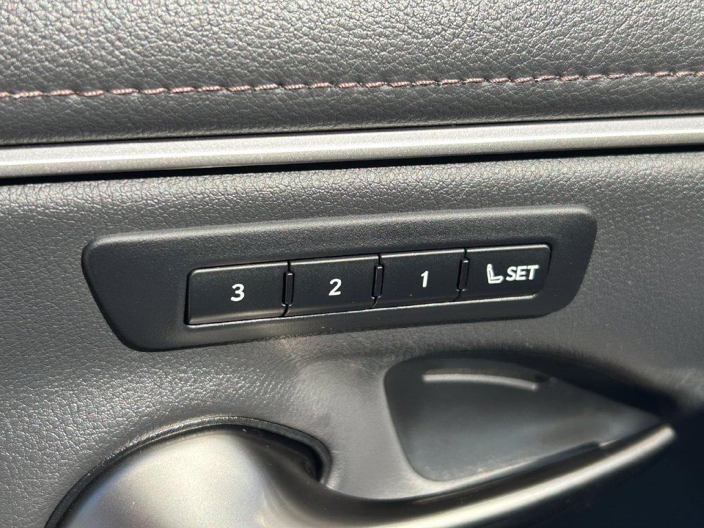 Used 2024 Lexus ES 300h w/ Technology Package FWD image 24