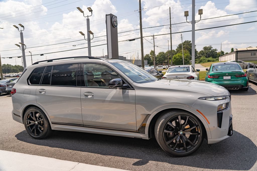 Used 2025 BMW X7 M60i AWD/4WD image 10