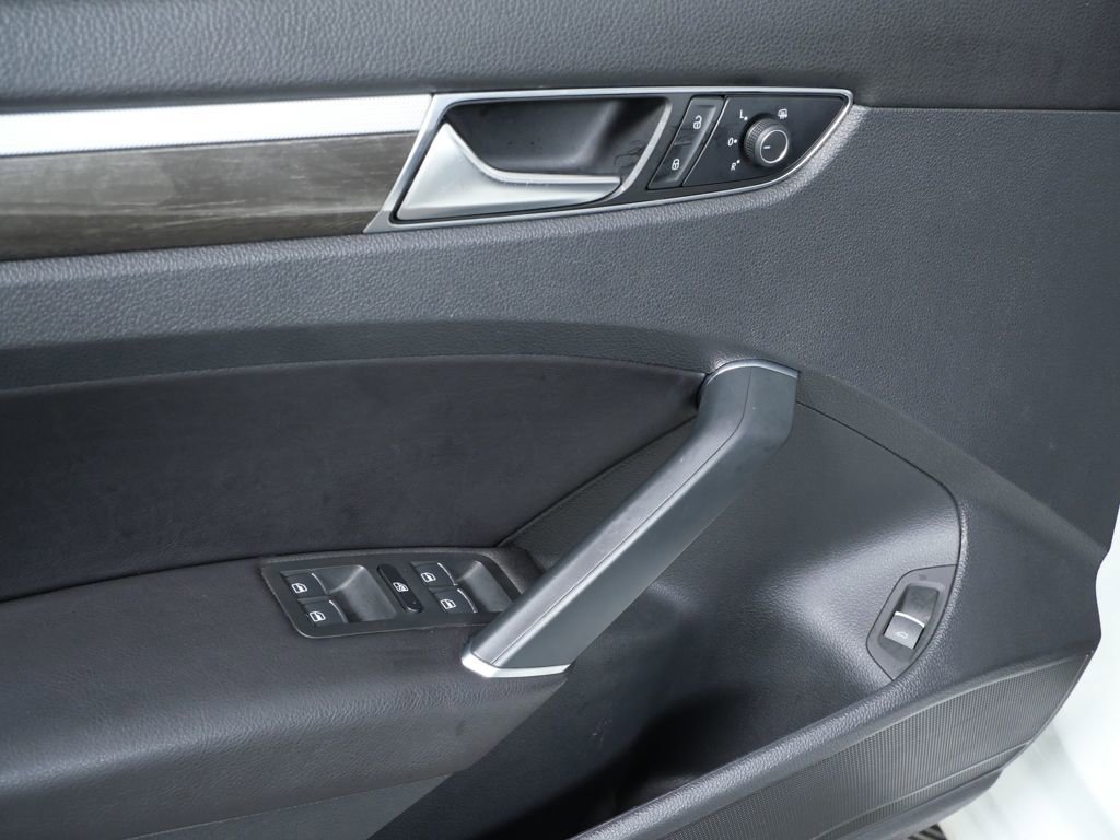 Used 2016 Volkswagen Passat 1.8T SE image 6