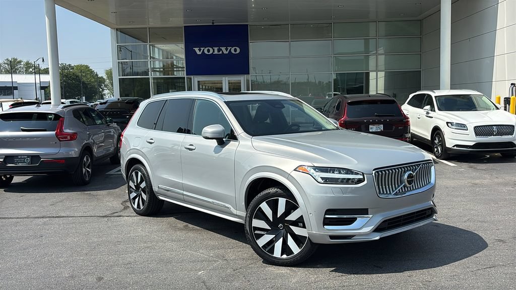 Certified 2023 Volvo XC90 T8 Ultimate AWD/4WD image 2