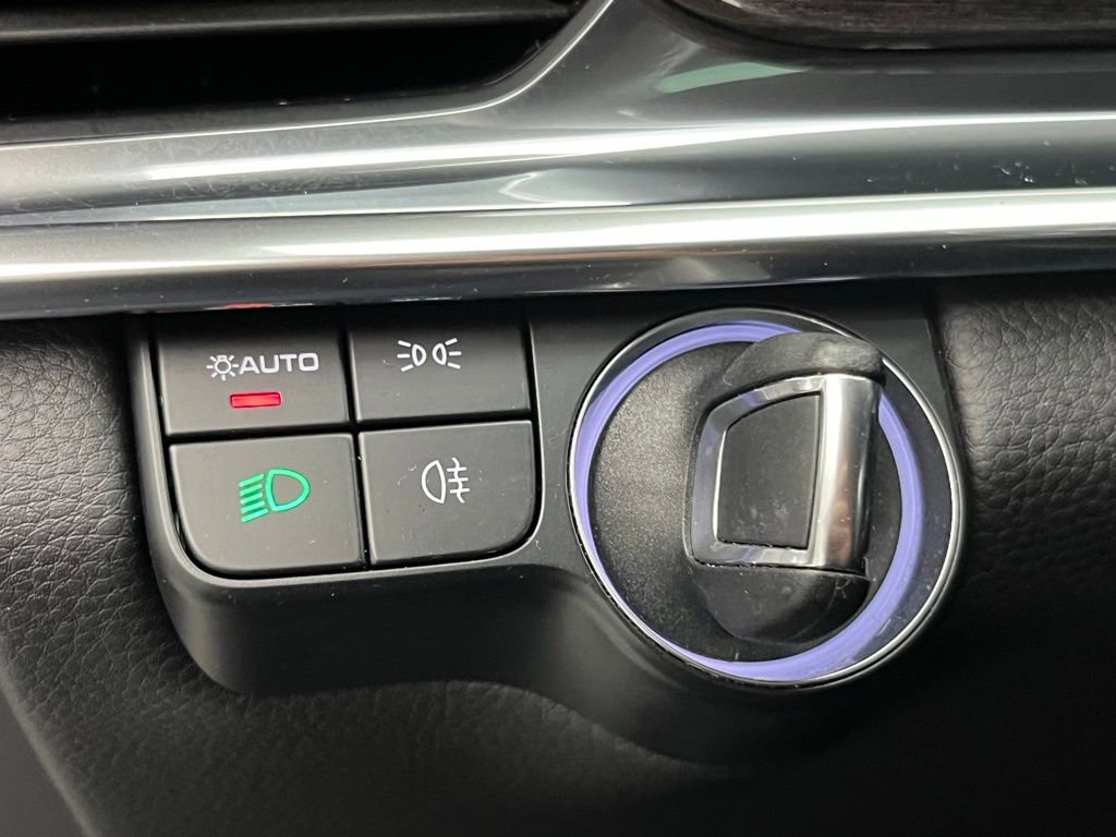 Used 2023 Porsche Panamera image 25