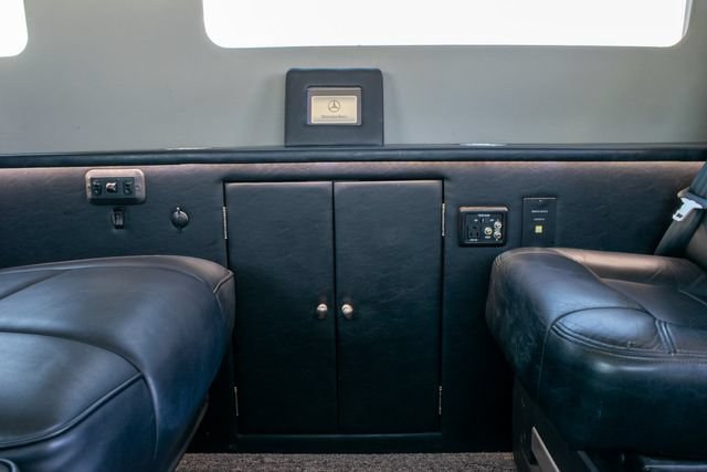 Used 2010 Mercedes-Benz Sprinter 2500 image 37