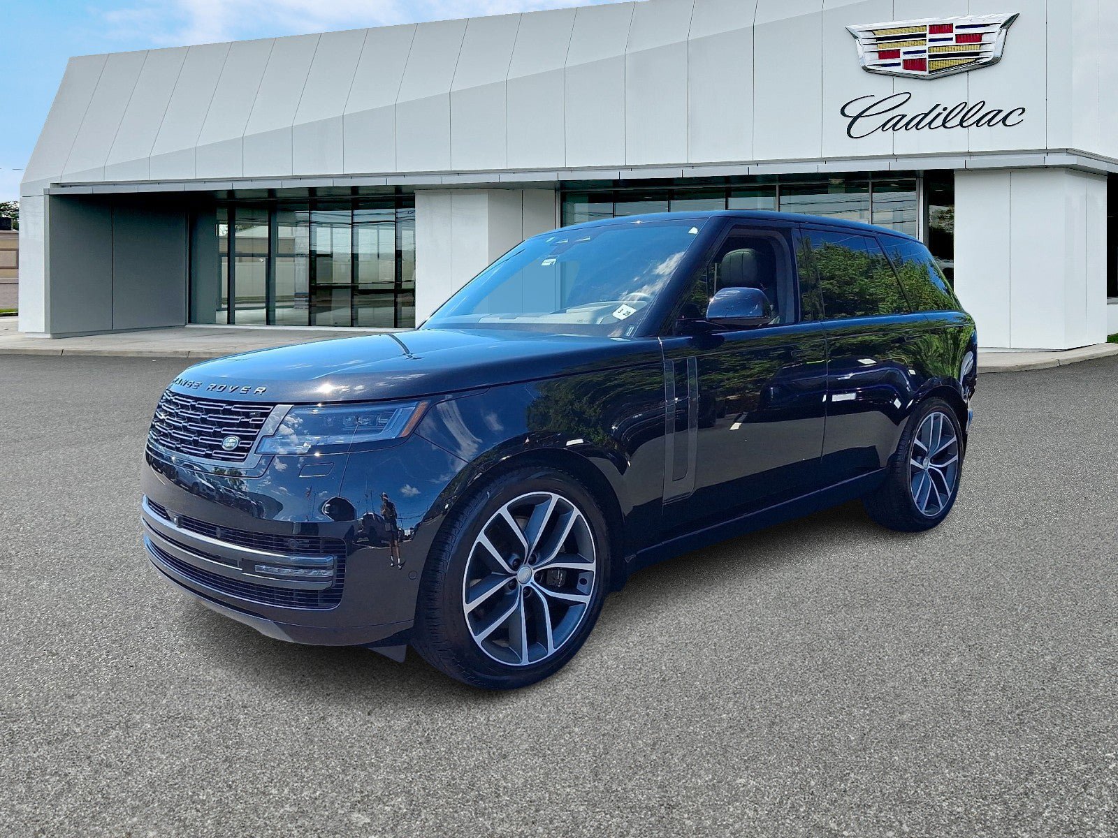 Used 2024 Land Rover Range Rover SE AWD/4WD image 3