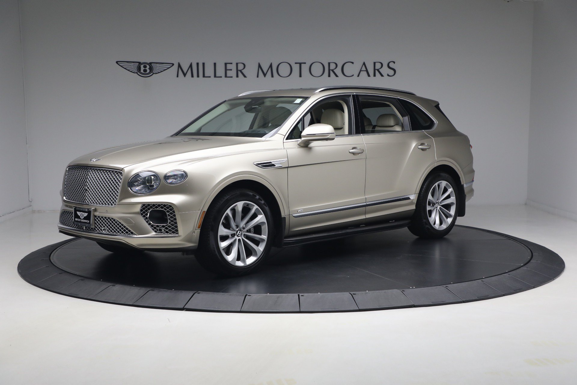 Certified 2021 Bentley Bentayga AWD/4WD image 2