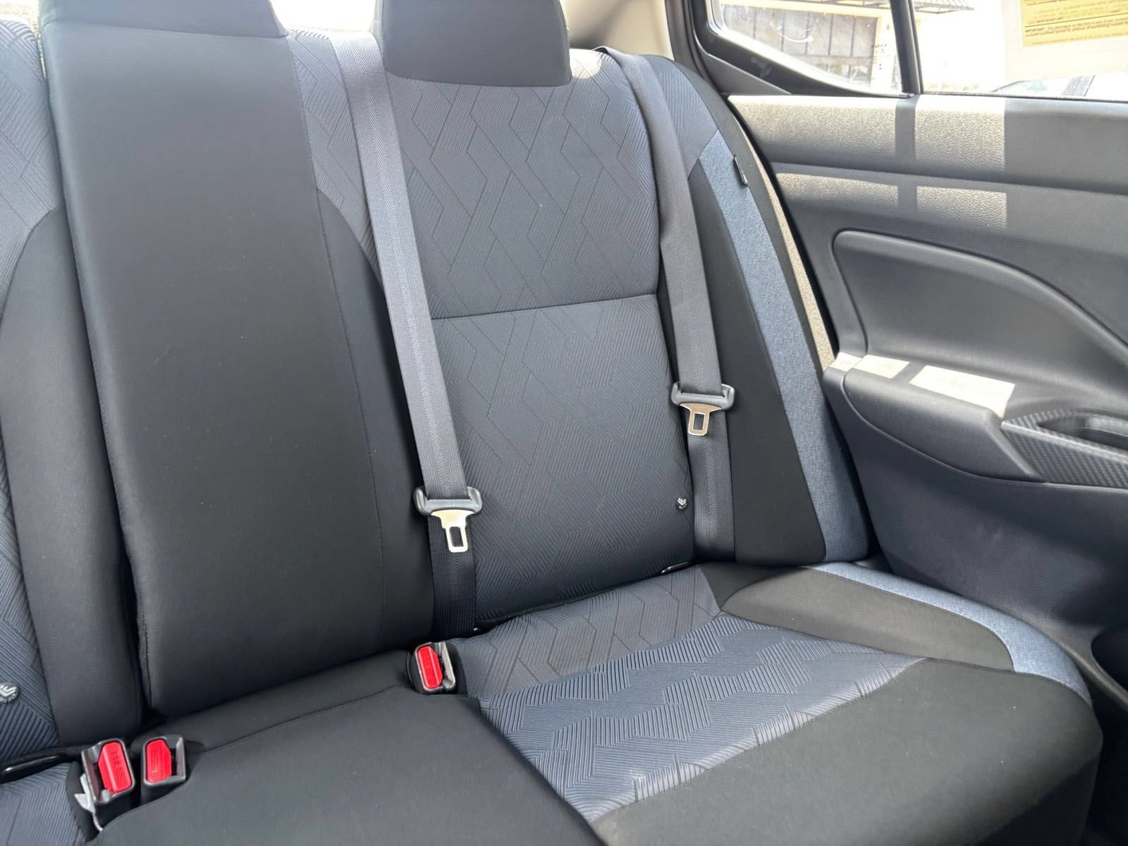 Used 2025 Nissan Versa SV FWD image 34