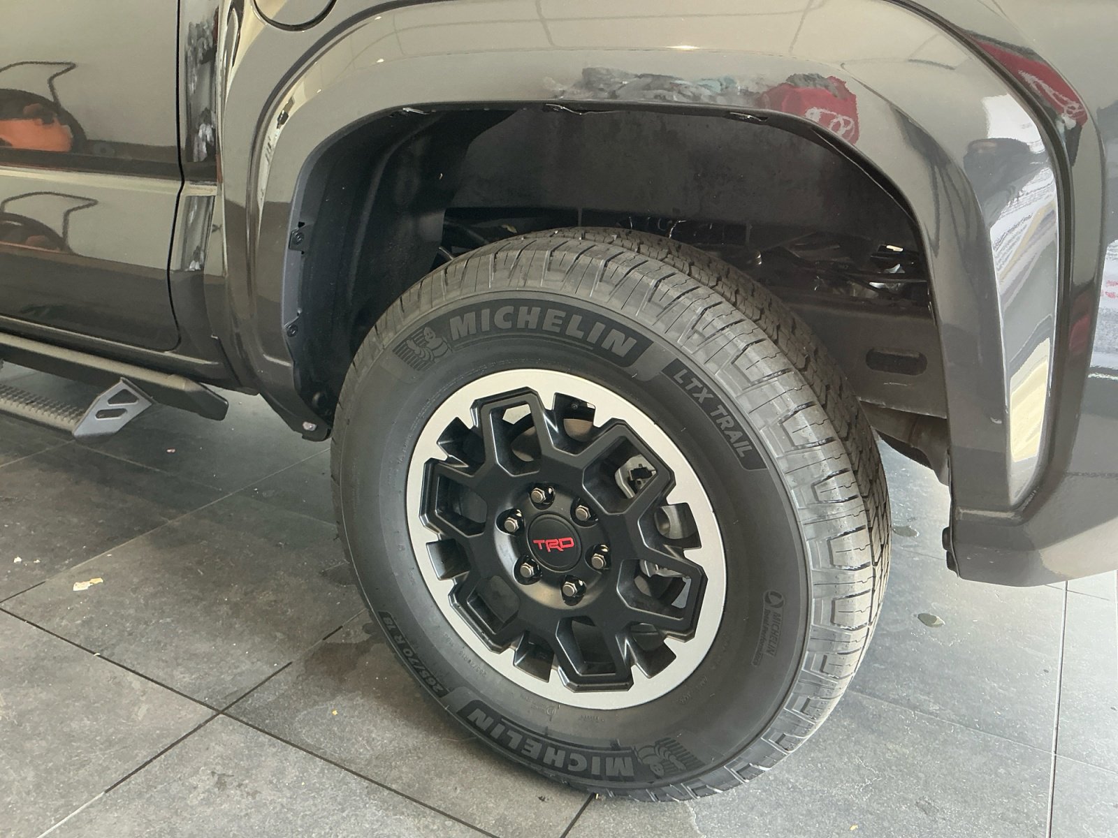 Certified 2025 Toyota Tacoma SR5 image 25