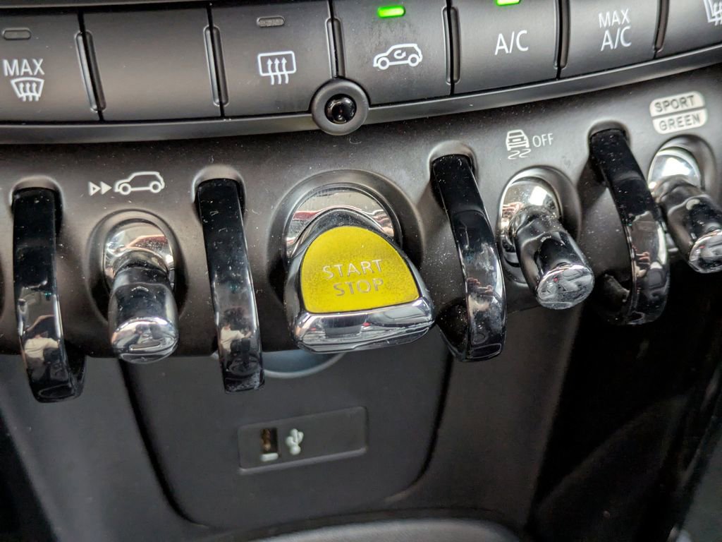 Used 2022 MINI Cooper SE image 25