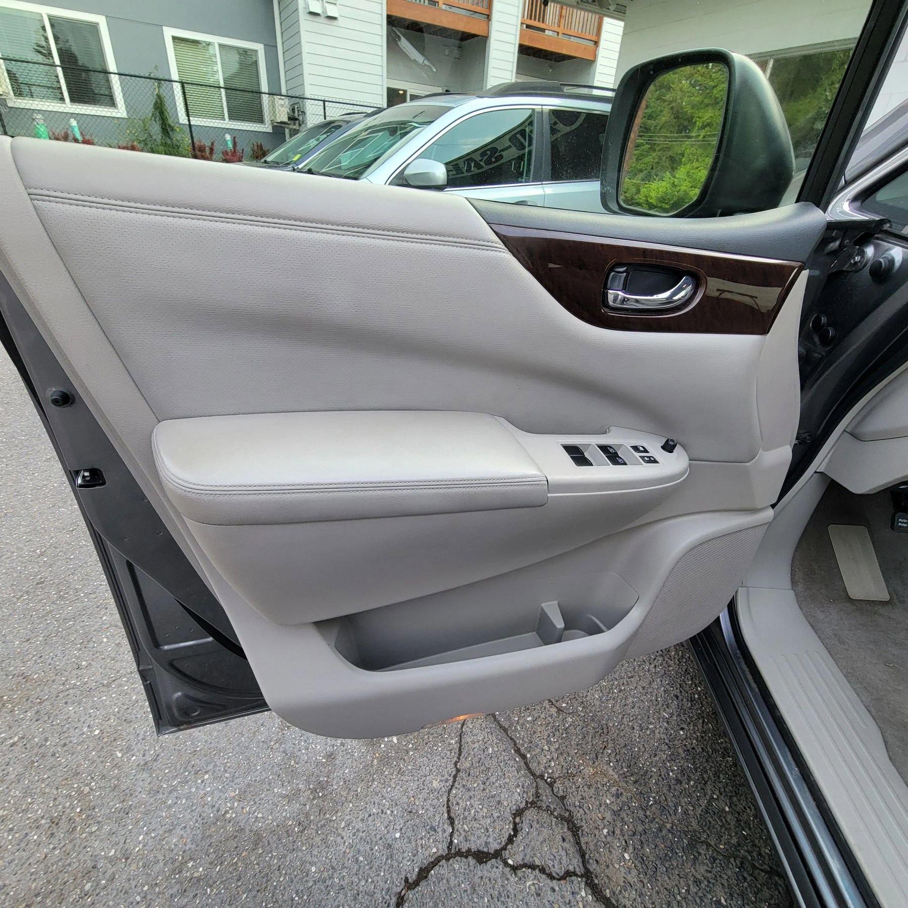 Used 2016 Nissan Quest SV image 19