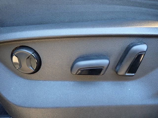 Used 2024 Volkswagen Atlas Cross Sport SE image 18