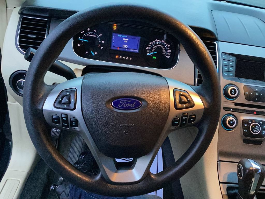 Used 2016 Ford Taurus SE image 10