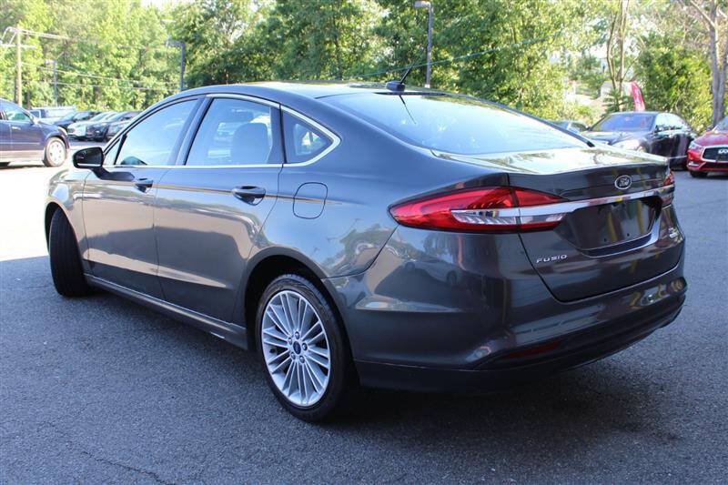 Used 2016 Ford Fusion SE w/ Equipment Group 202A FWD image 3
