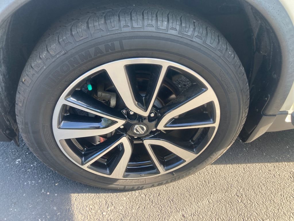 Used 2017 Nissan Rogue SL w/ SL Premium Package image 31
