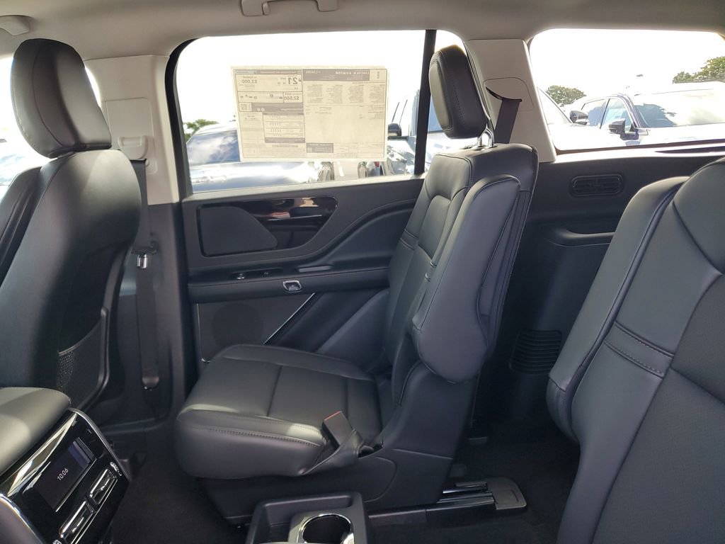 New 2025 Lincoln Aviator 2WD w/ Jet Appearance Package image 11