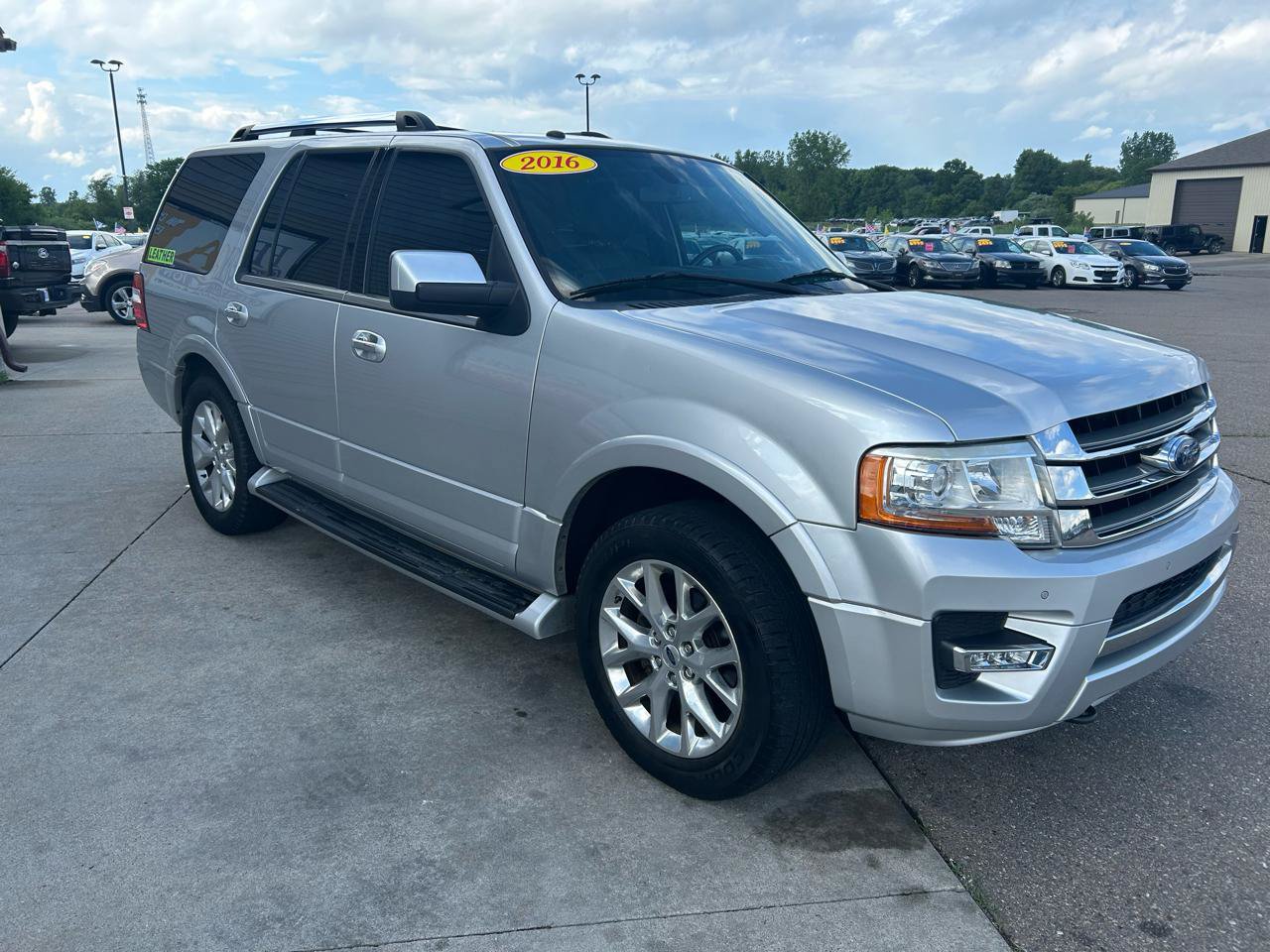 Used 2016 Ford Expedition Limited AWD/4WD image 3