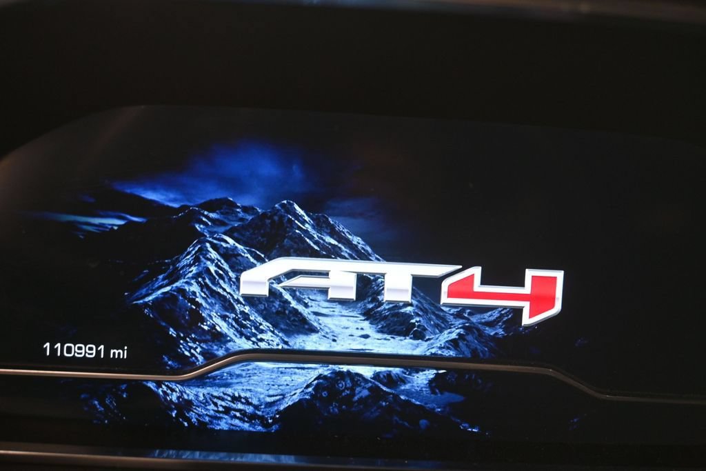 Used 2022 GMC Yukon XL AT4 AWD/4WD image 10