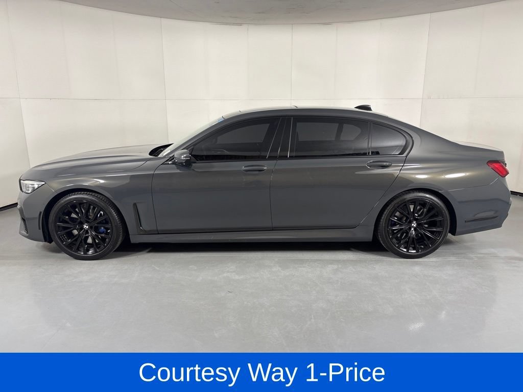 Used 2021 BMW 740i w/ M Sport Package RWD image 6