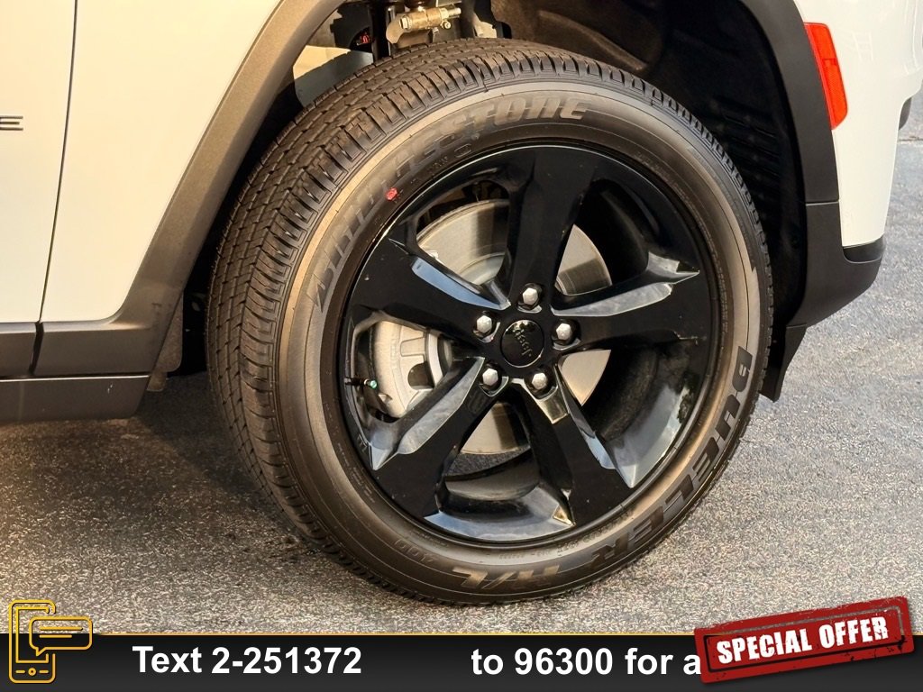 New 2025 Jeep Grand Cherokee L Altitude image 23