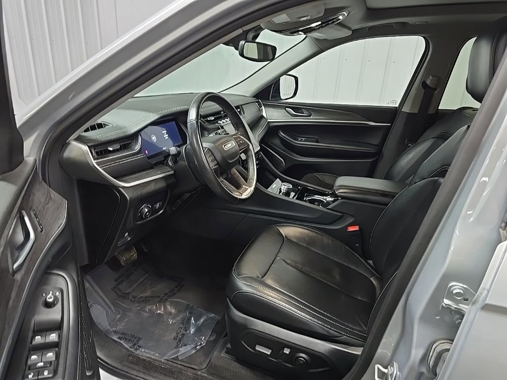 Used 2021 Jeep Grand Cherokee L Limited AWD/4WD image 29