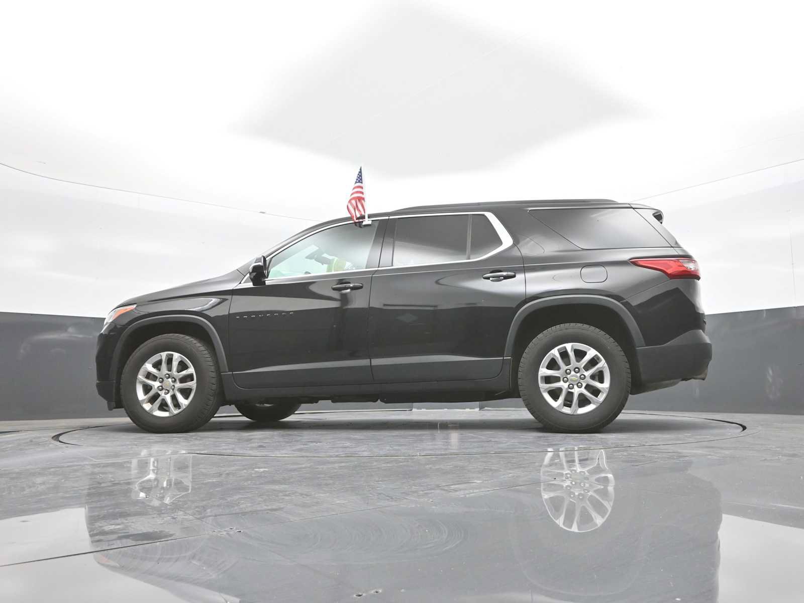 Used 2020 Chevrolet Traverse LT w/ LPO, Blackout Package AWD/4WD image 39