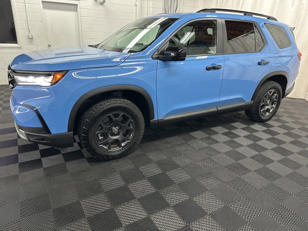 Used 2024 Honda Pilot TrailSport image 5