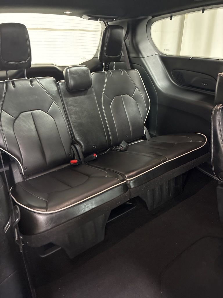 Used 2021 Chrysler Pacifica Limited w/ S Appearance Package AWD/4WD image 30