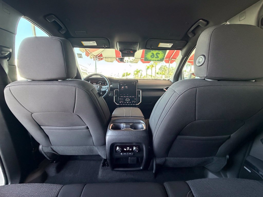 Used 2026 GMC Acadia Elevation FWD image 14