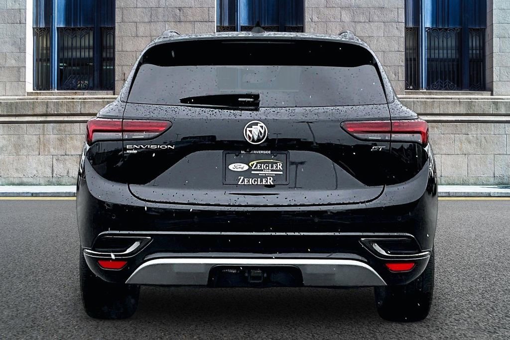Used 2023 Buick Envision Essence w/ Sport Touring Package image 4