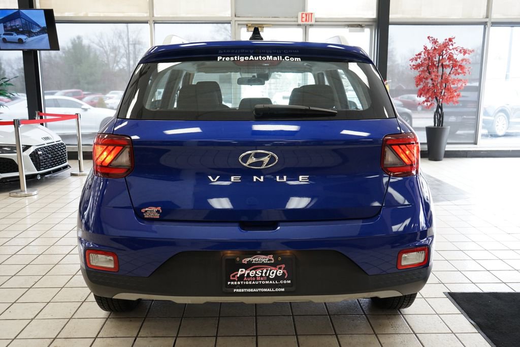 Used 2020 Hyundai Venue SEL image 14