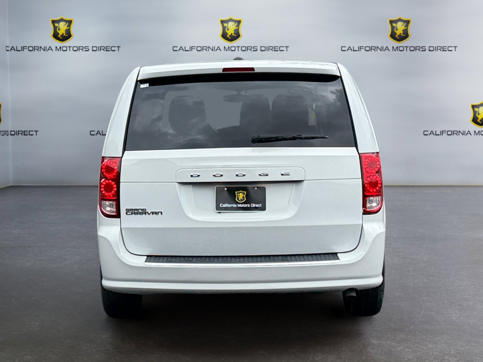 Used 2017 Dodge Grand Caravan SE w/ UConnect Hands-Free Group image 4