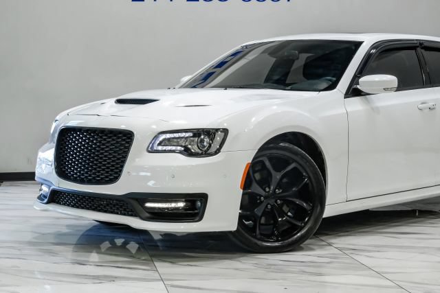 Used 2022 Chrysler 300 S w/ Comfort Group RWD image 7