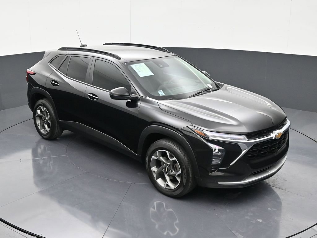 Used 2024 Chevrolet Trax LT FWD image 18