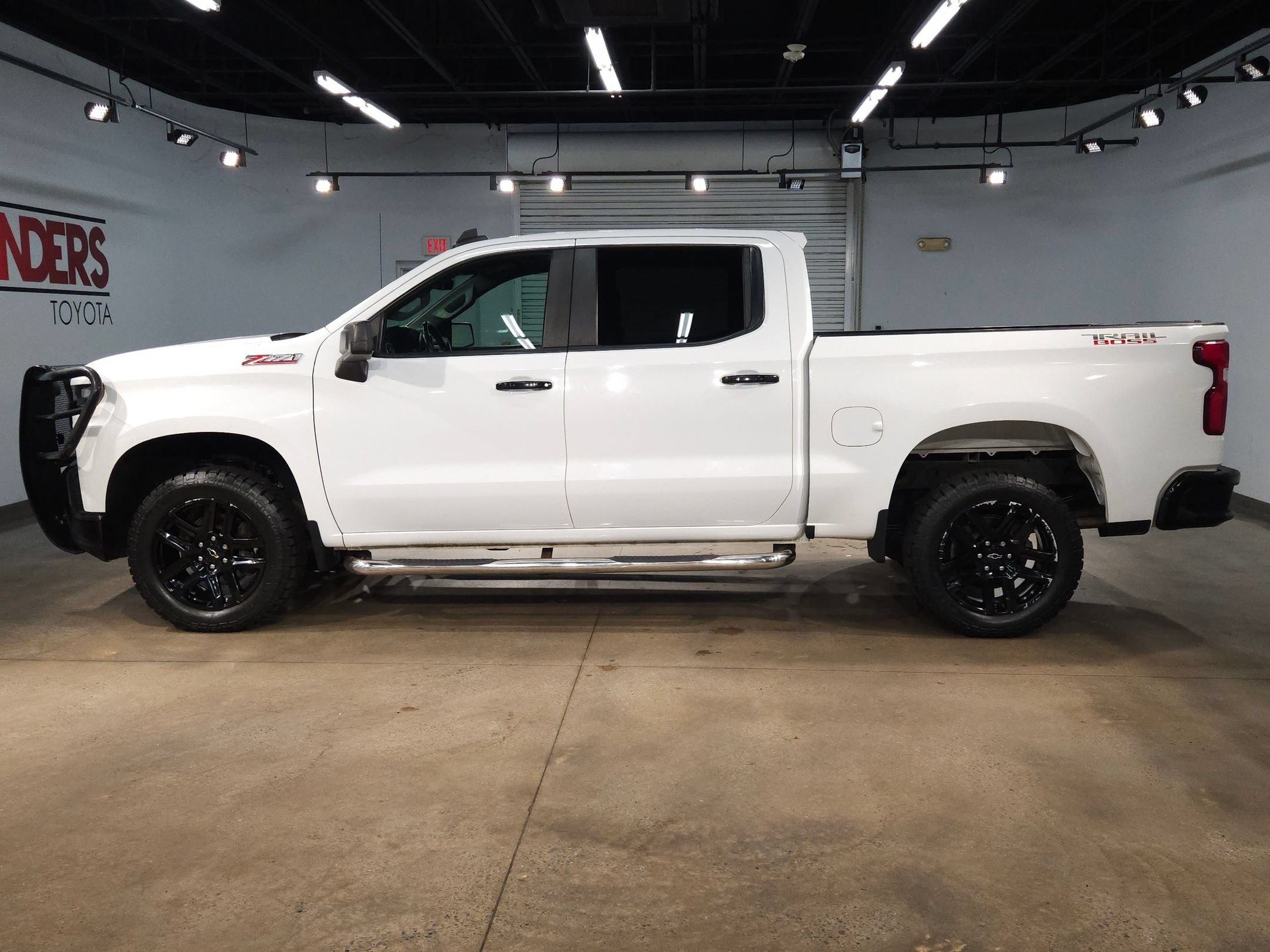 Used 2021 Chevrolet Silverado 1500 LT Trail Boss w/ Convenience Package II AWD/4WD image 4