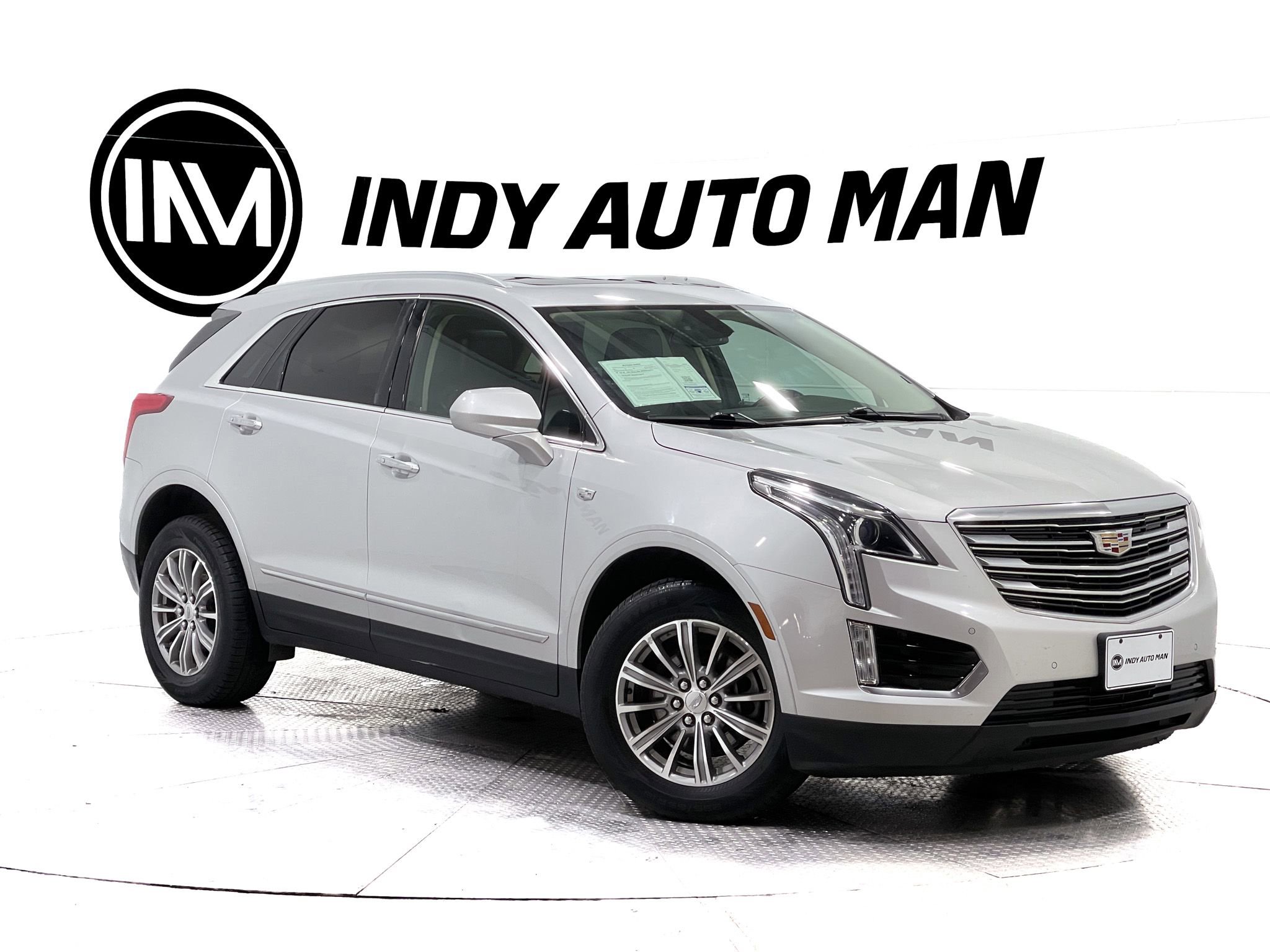 Used 2017 Cadillac XT5 Luxury image 2