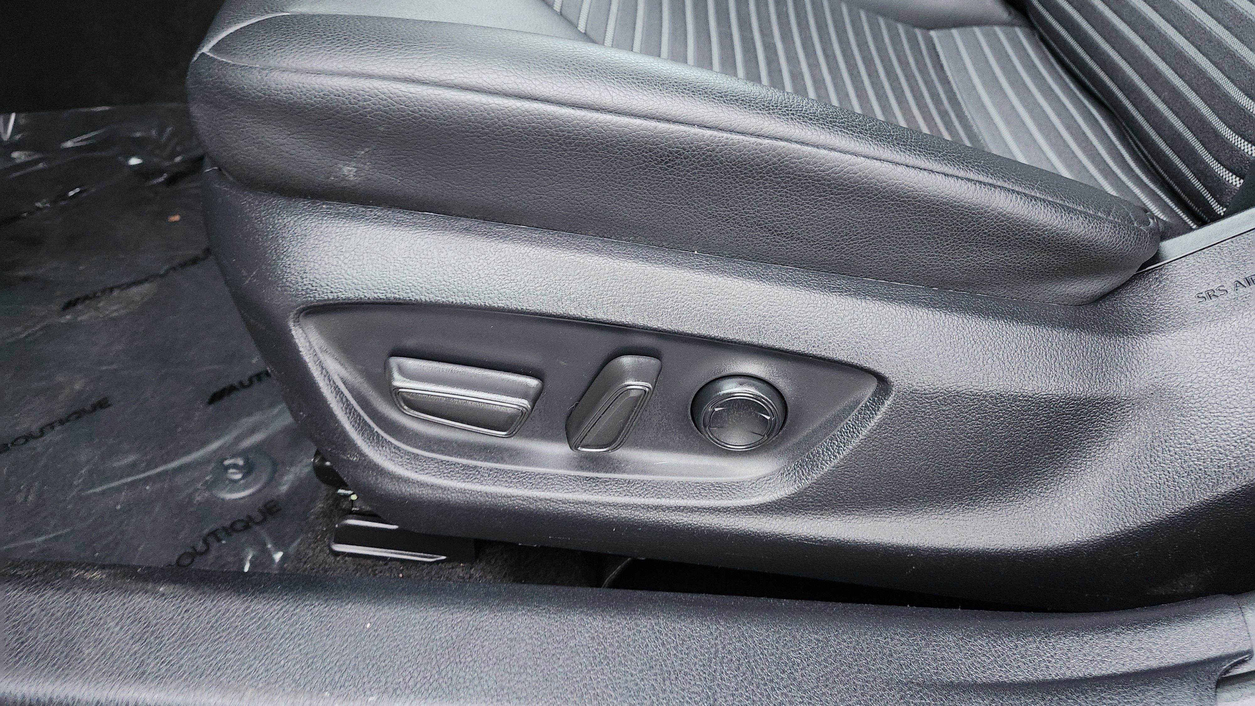 Used 2023 Toyota Camry SE image 23