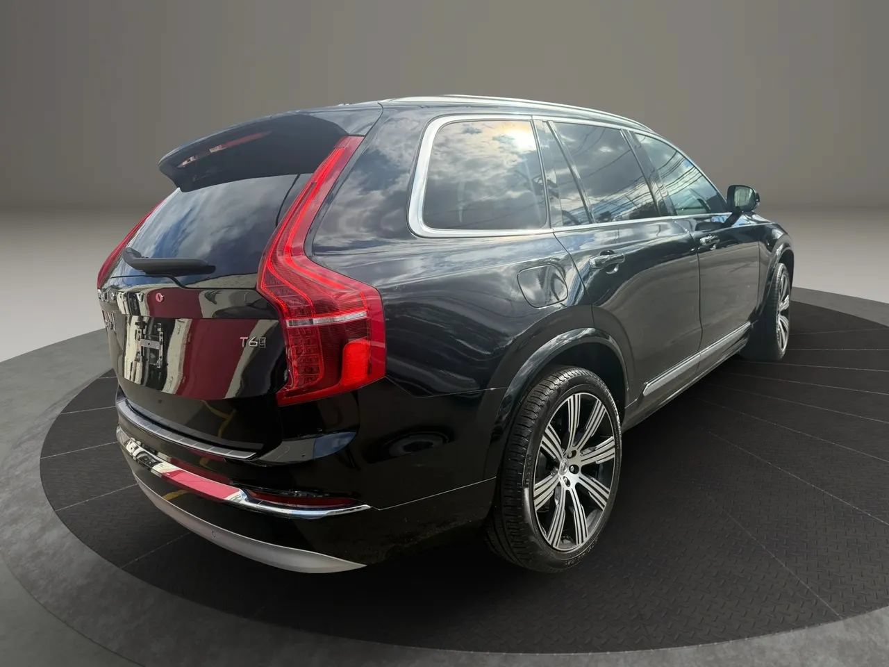 Used 2022 Volvo XC90 T6 Inscription w/ Lounge Package AWD/4WD image 5
