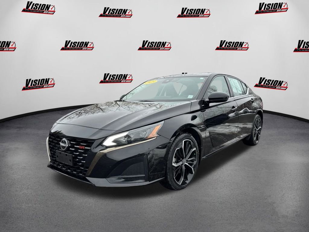 Used 2023 Nissan Altima 2.5 SR w/ SR Premium Package