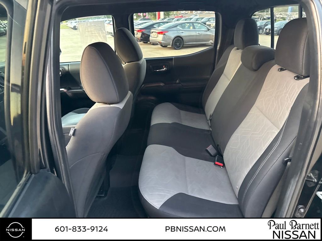 Used 2022 Toyota Tacoma TRD Off-Road image 23