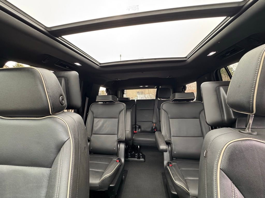 Used 2024 GMC Yukon SLT w/ SLT Luxury Package image 20