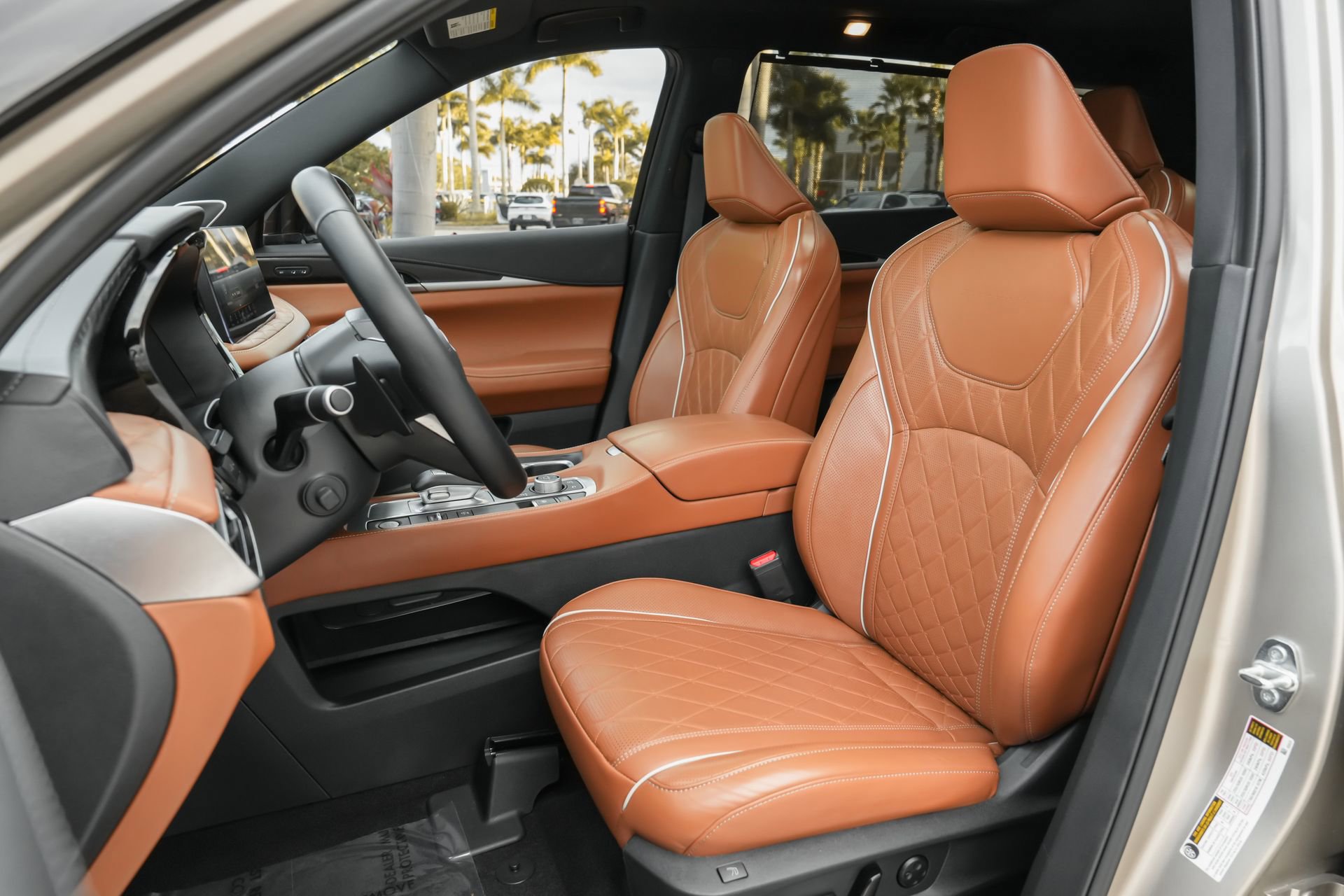 Used 2025 INFINITI QX60 Autograph w/ Cargo Package image 7