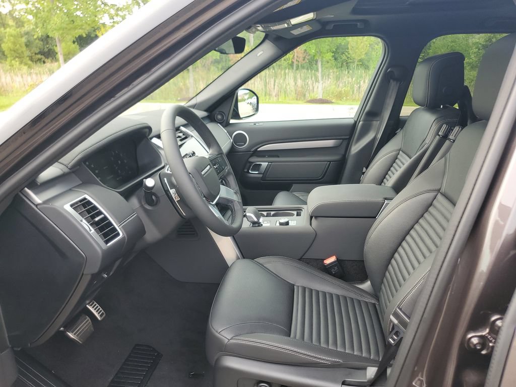 New 2026 Land Rover Discovery Dynamic SE AWD/4WD image 12