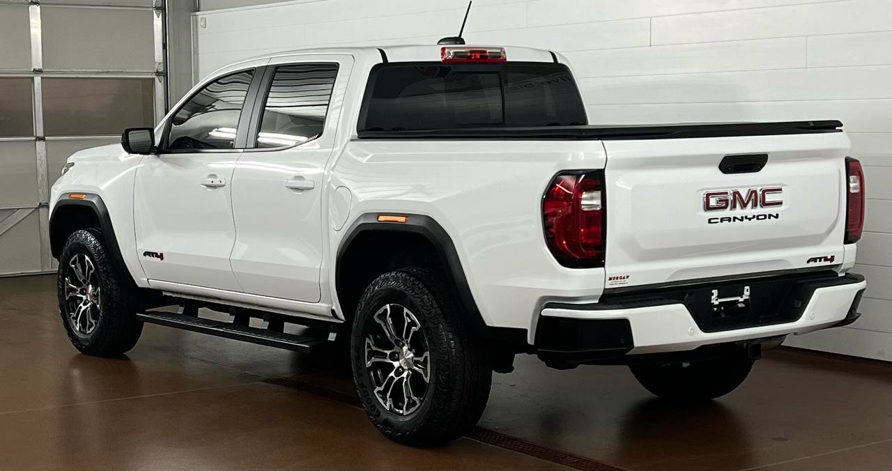 Used 2024 GMC Canyon AT4 w/ Technology Package image 6